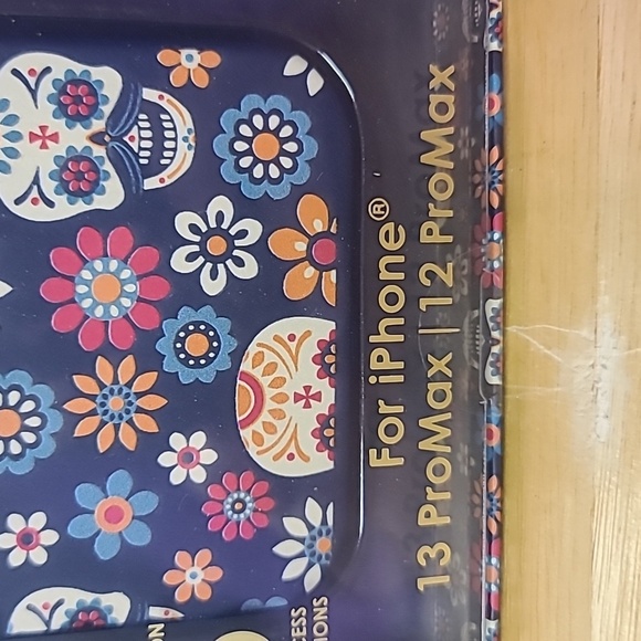 SARINA Day of the Dead IPhone 12/13 ProMax phone cover - Picture 2 of 5